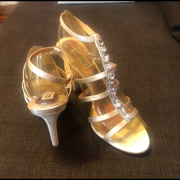 Elegant bejewelled dressy heels - Picture 8 of 8